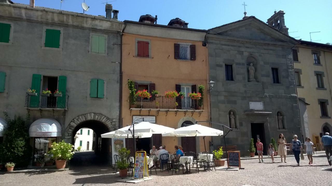 Piazza Fiumalbo Citta D'Arte Apartamento Exterior foto